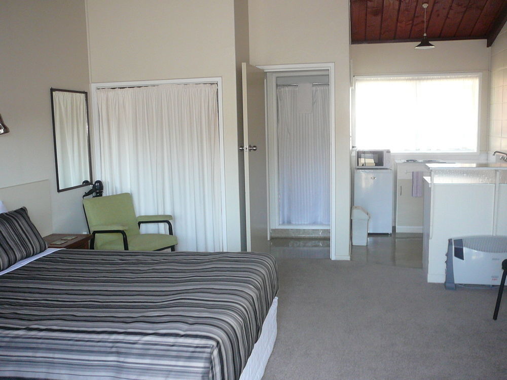 Tourist Court Motel Whakatane Exterior photo