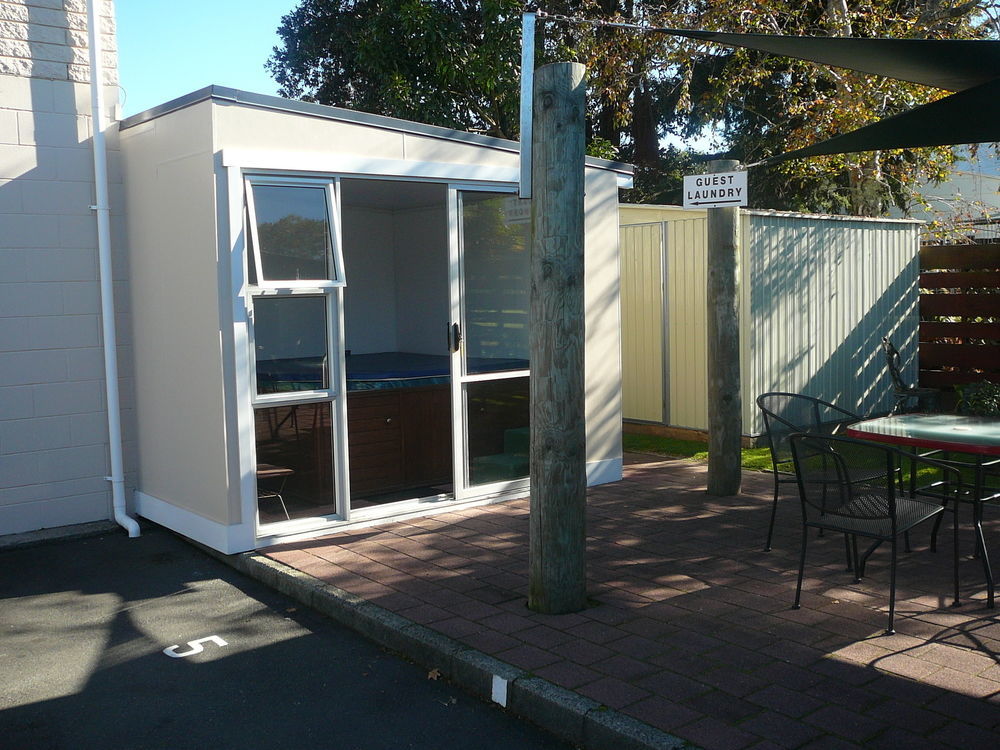 Tourist Court Motel Whakatane Exterior photo