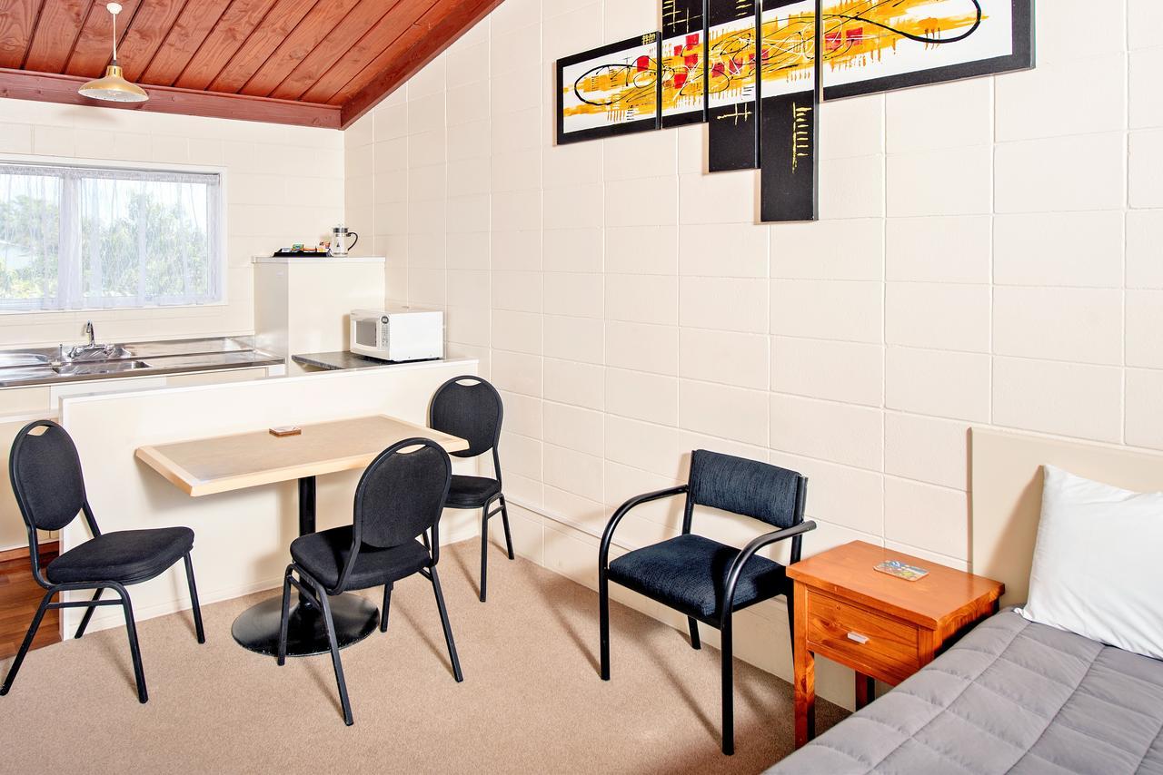 Tourist Court Motel Whakatane Exterior photo