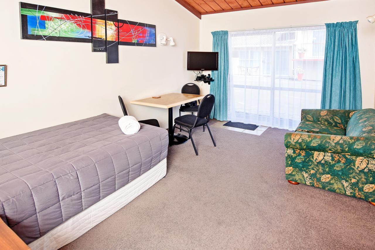 Tourist Court Motel Whakatane Exterior photo