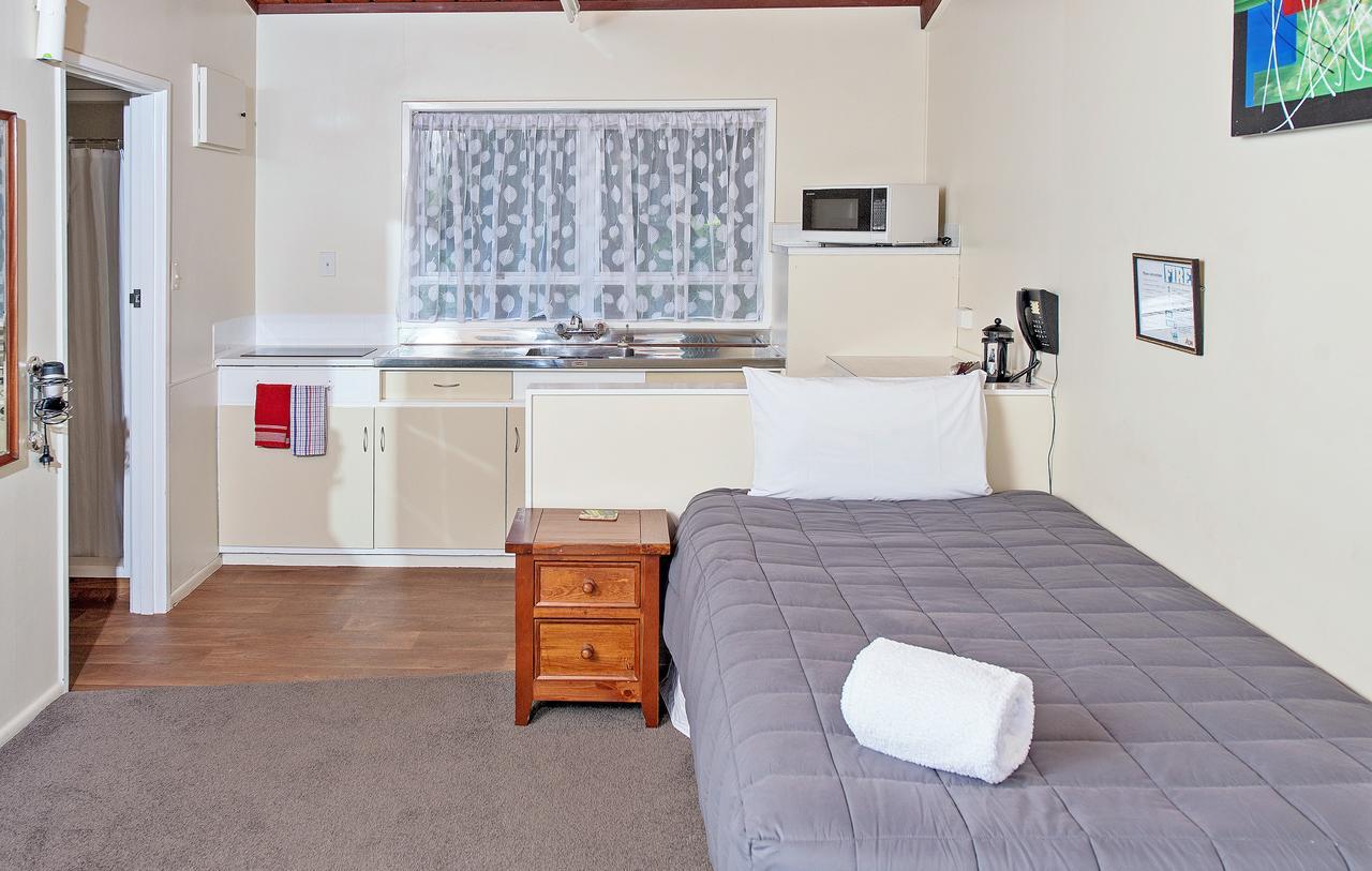 Tourist Court Motel Whakatane Exterior photo