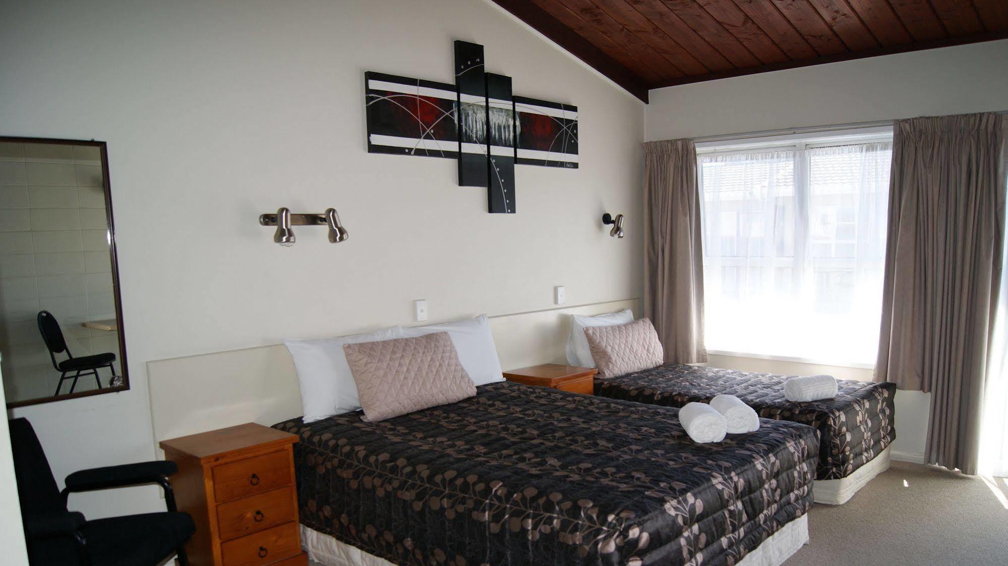 Tourist Court Motel Whakatane Exterior photo