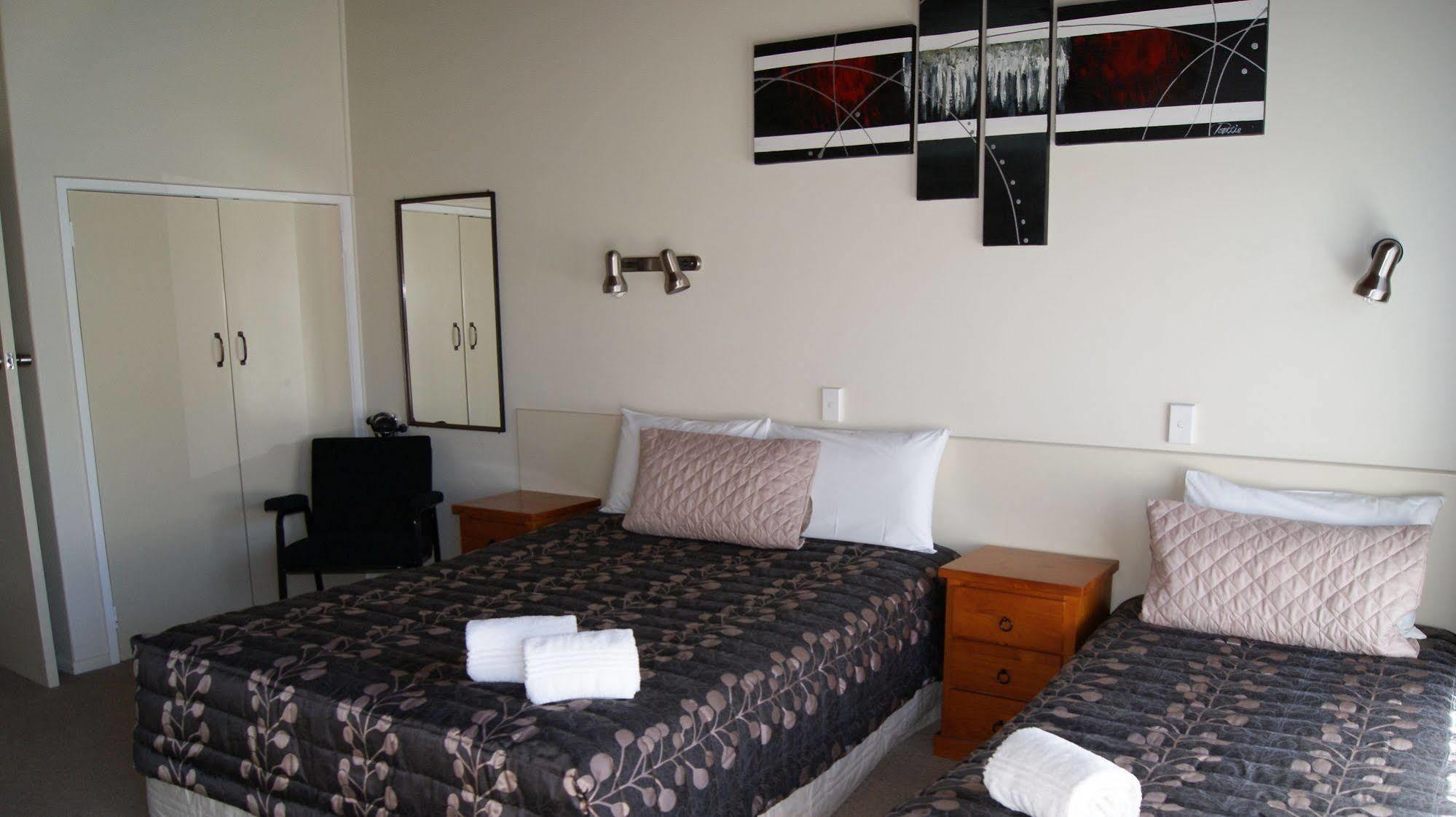 Tourist Court Motel Whakatane Exterior photo