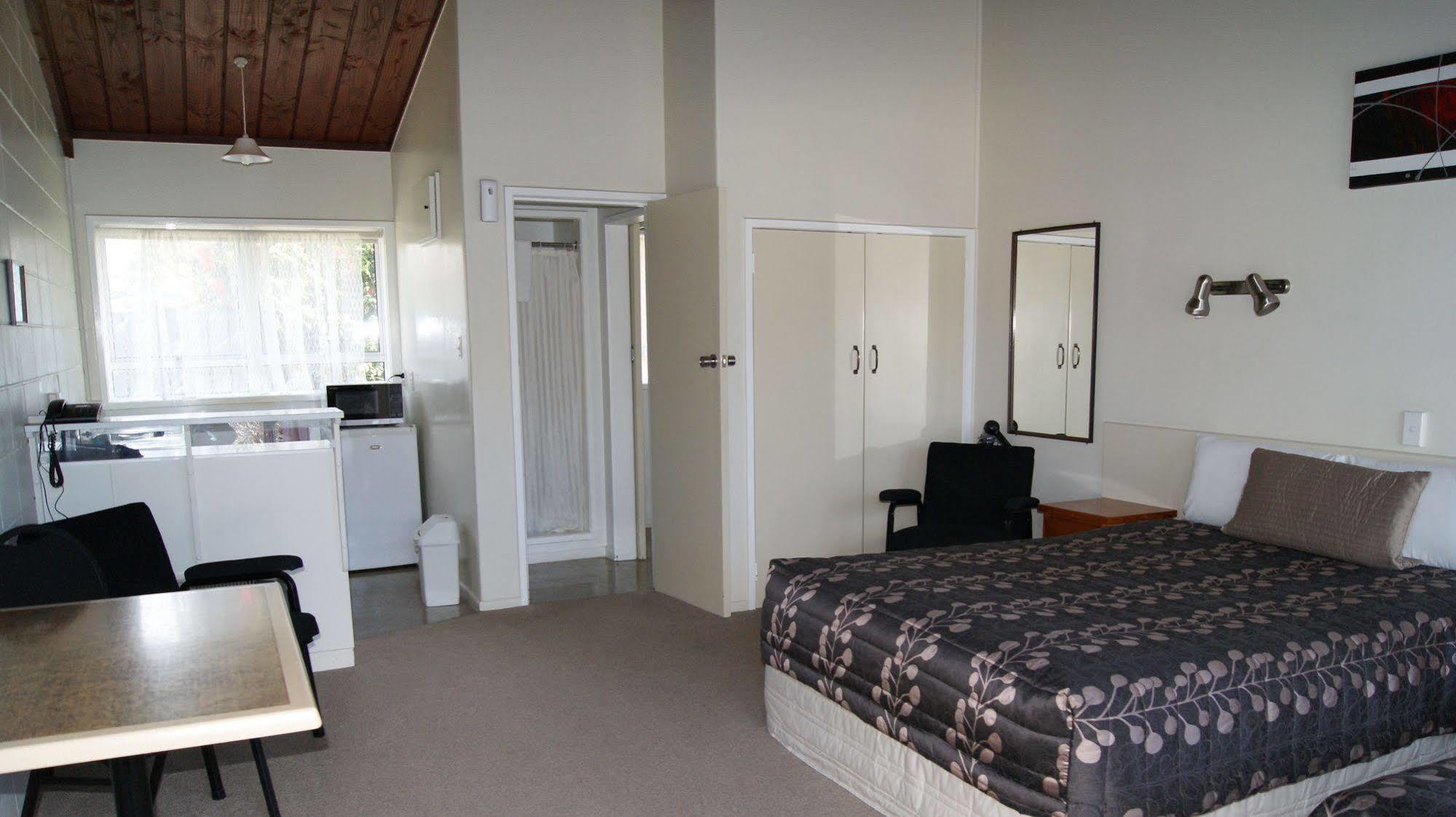 Tourist Court Motel Whakatane Exterior photo